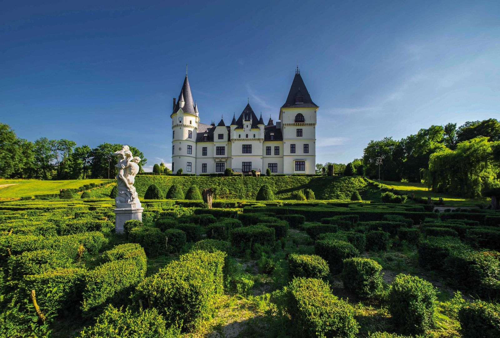 Tiszadobi Andrássy-kastély 