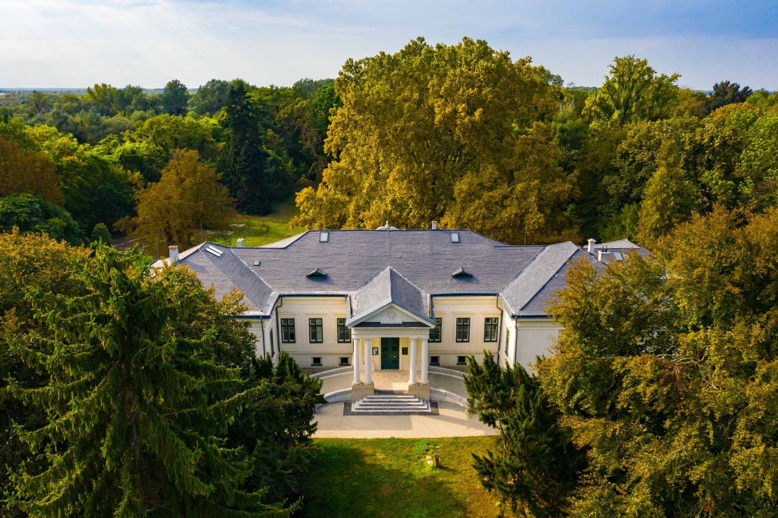 A cégénydányádi Kölcsey-Kende-kúria és parkja 