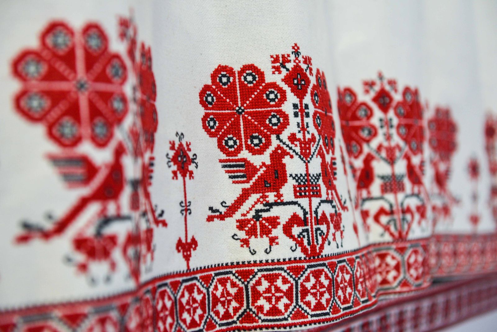 Beregi keresztszemes hímzés – Felső-Tisza-vidéki keresztszemes hímzés 