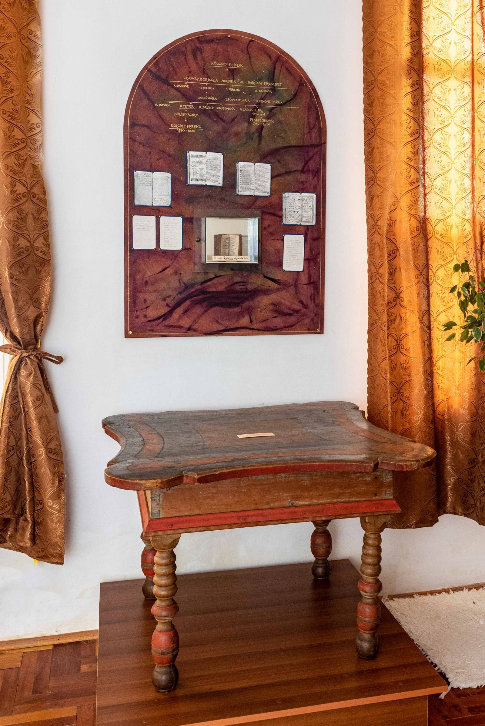 A Kölcsey Ferenc által a szatmárcsekei református gyülekezetnek készíttetett és adományozott úrasztala 