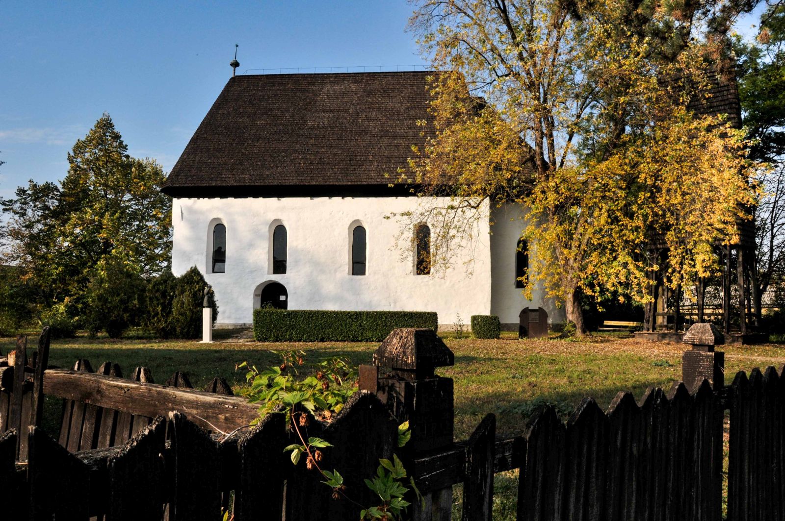 Árpád-kori monostor Szabolcs községben, ma református templom 